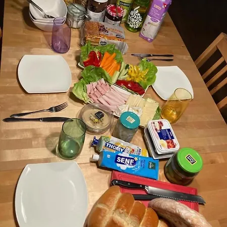 Rum i privatbostad Attic Mountain & View - 2nd Floor Vinelz