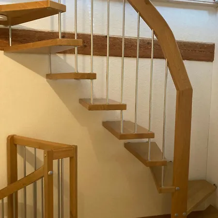 Attic Family Mountain & View - 2nd Floor 홈스테이