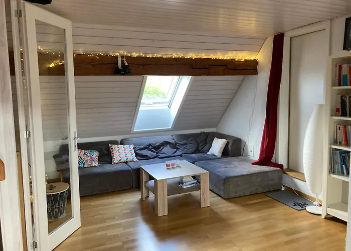 Attic Mountain & View - 2nd Floor Privat bolig Vinelz