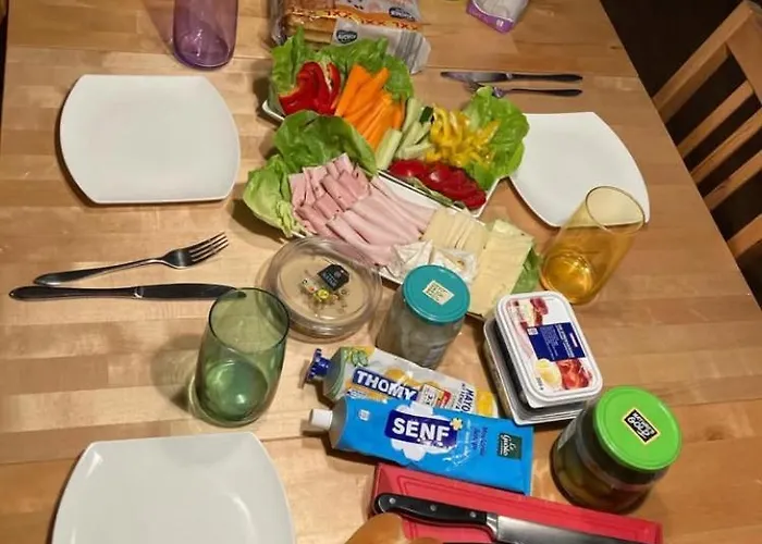 Privat bolig Attic Mountain & View - 2nd Floor Vinelz